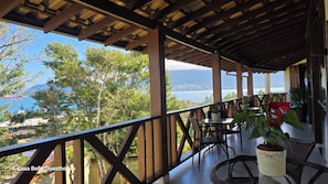 Tempat makan outdoor