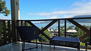 Deluxe Suite | Terrace/patio
