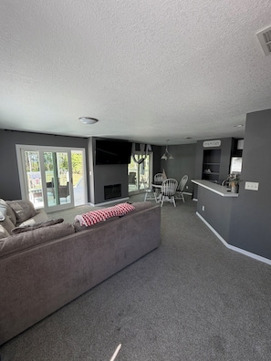 Living area - Bring the whole family to 
Fish, cook out, swim or just sit back and relax! (Starke)