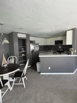 Dining - Bring the whole family to 
Fish, cook out, swim or just sit back and relax! (Starke)
