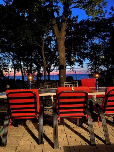 Escape to a quaint and peaceful slice of Heaven on Earth!
In Youngstown, NY