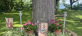 Escape to a quaint and peaceful slice of Heaven on Earth!
In Youngstown, NY
