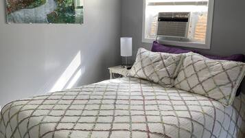 2 bedrooms, iron/ironing board, WiFi (free), bed sheets