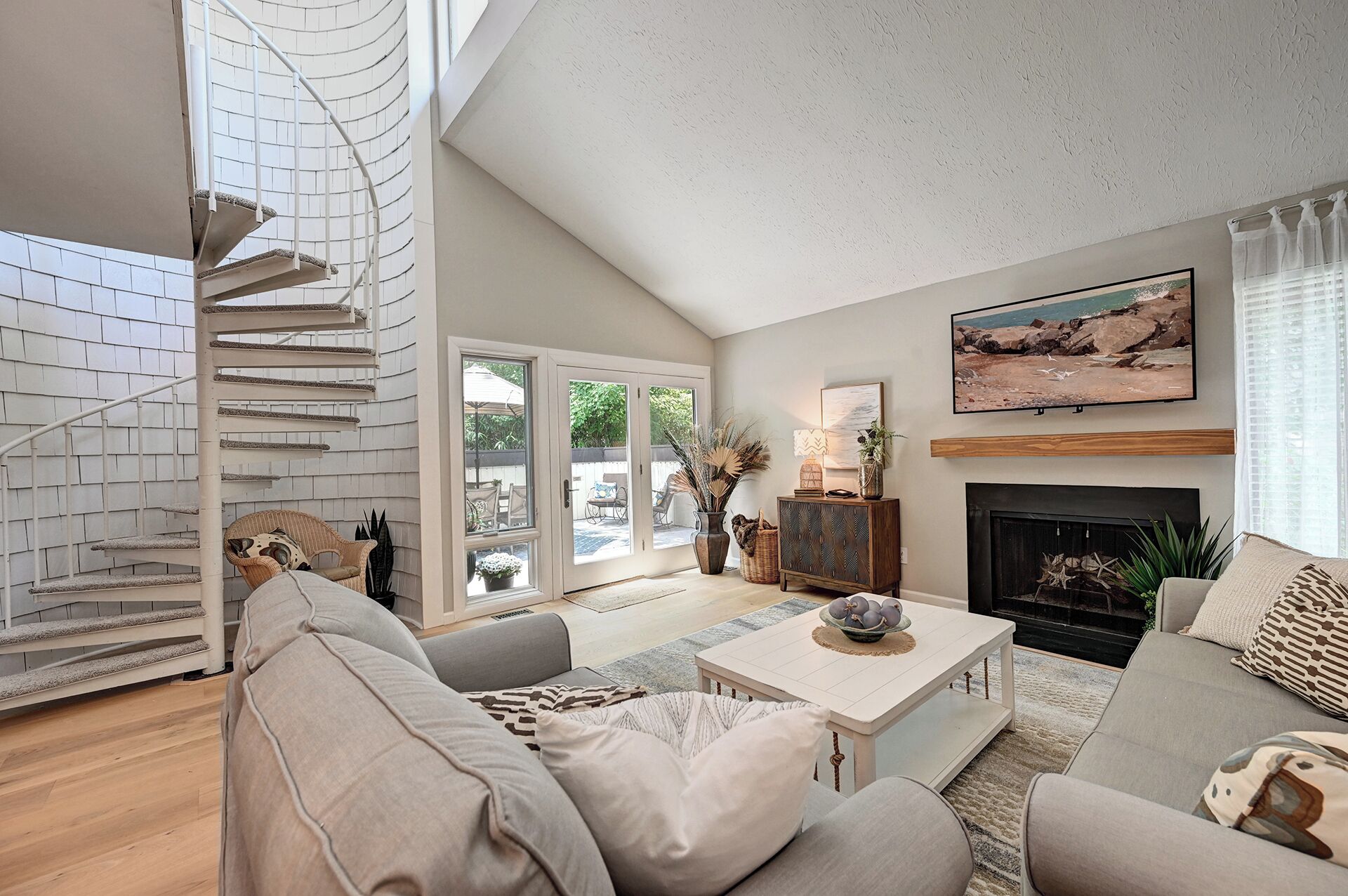 Newly Renovated Condo In Sea Colony-located Only Steps To Marketplace Restaurants And Shops And Only .5 Miles To Sea Colony Private Beach! - Bethany Beach, DE
