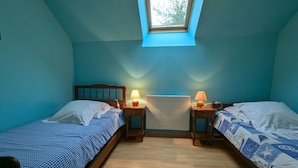 Room - Historic cottage, pets OK - 4 guests (Vennecy)