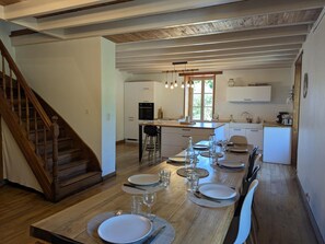 Kühlschrank, Mikrowelle, Geschirrspüler