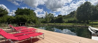 Rustic cottage, pets & AC - 12 guests