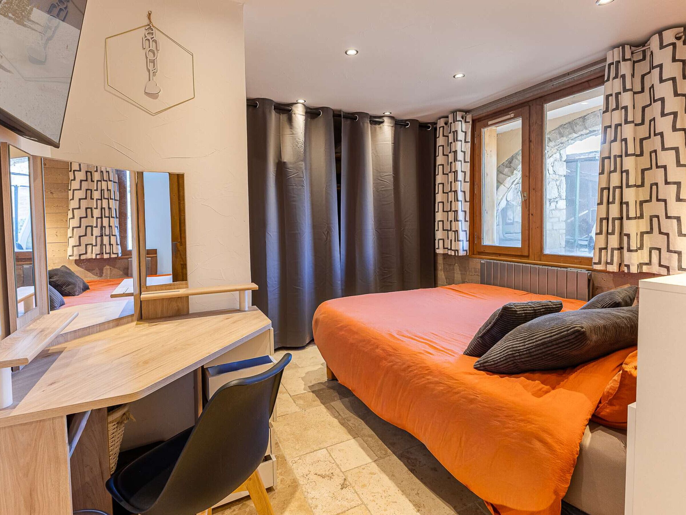 5 bedrooms, WiFi (free)