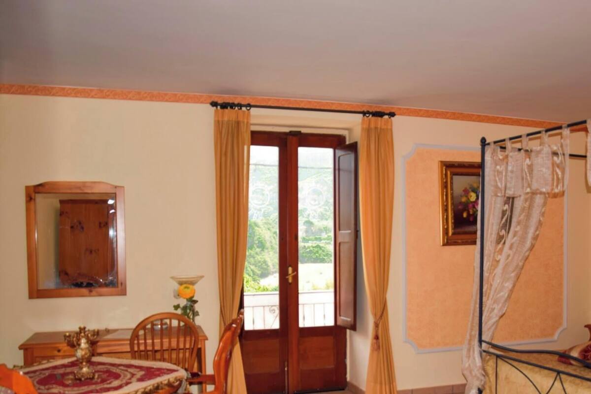 Deluxe Double Room, Mountain View | WiFi (free)