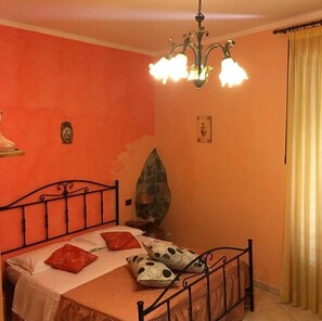 Basic Double Room | WiFi (free) - Filohostel l'Albergo Glocale (Sant'Agata de'Goti)