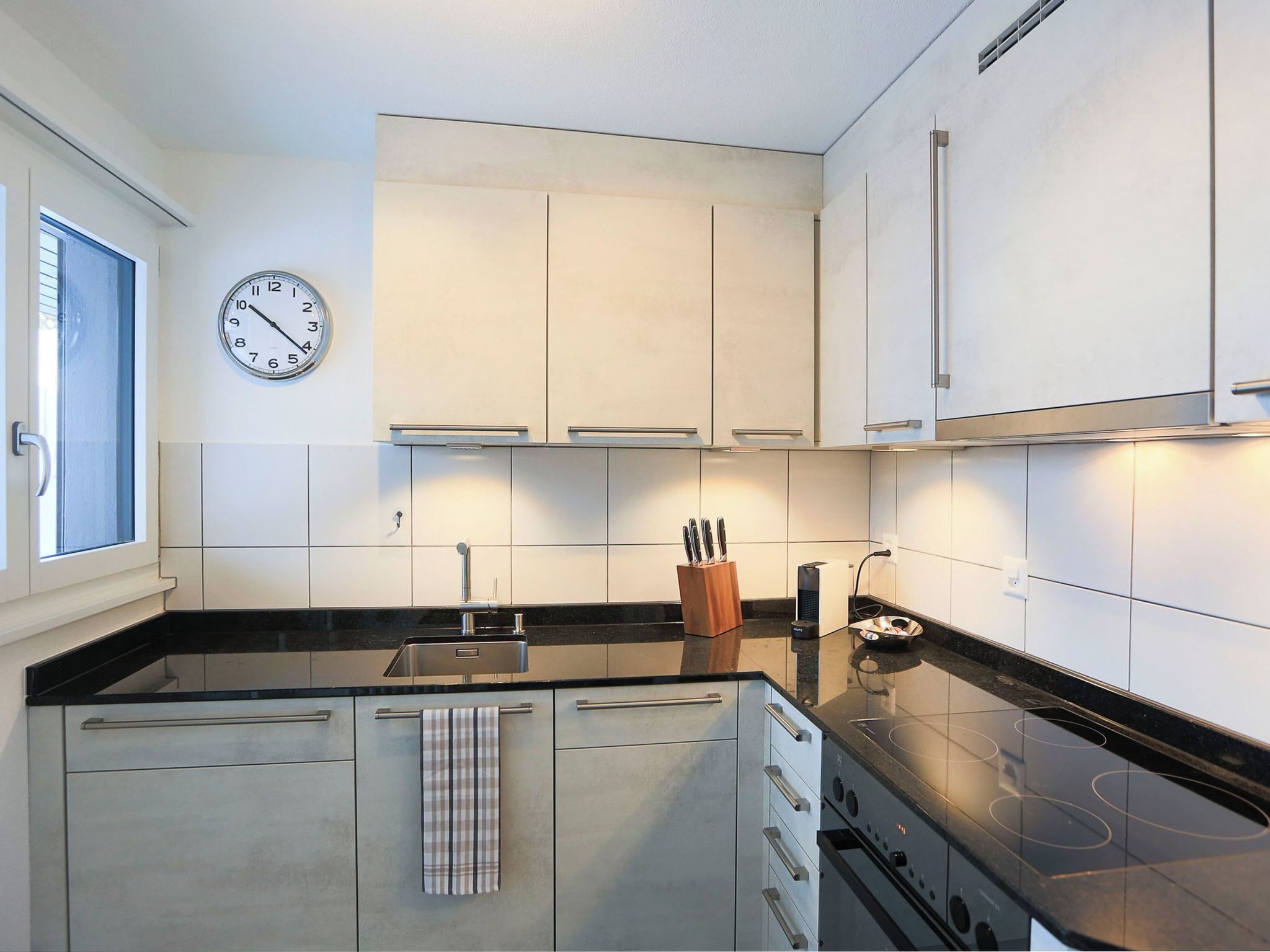 Fridge, oven, cookware/dishes/utensils