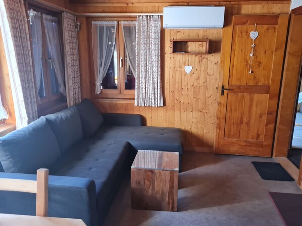 TV - Chalet Rehwiesli, (Flumserberg Tannenheim), by Interhome (Flumserberg Tannenheim)