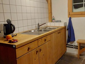Kühlschrank, Kochgeschirr/Geschirr/Besteck