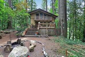House, 1 Bedroom | Exterior - Woodland Home Near The Gorge - Private Deck 1 Bedroom Home (Washougal)