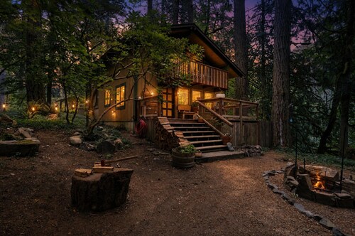 Woodland Home Near The Gorge - Private Deck 1 Bedroom Home