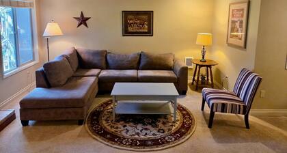 Desperado 30 Day Minimum 2 Bedroom Condo