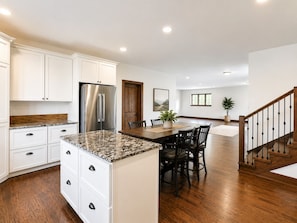 Dining - Upscale Fully Furnished Home - Ideal for 90+ Day Executive Stays (Lincoln)