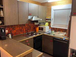 Fridge, microwave, oven, dishwasher - Chalet Gina, (Flumserberg Tannenheim), by Interhome (Flumserberg Tannenheim)