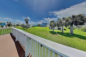 Property grounds - Seaside Jackalope | Coastal Escape + Large Deck (Galveston)