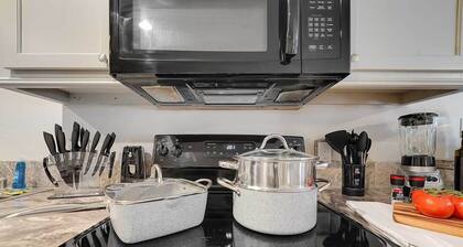 Pet-Friendly 2BR King bed Near Fort Sill & I-44 #B