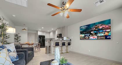 Pet-Friendly 2BR King bed Near Fort Sill & I-44 #B
