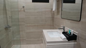 Basic Studio | Bathroom