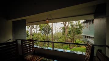 Deluxe Room | Balcony