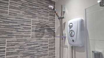 Basic Double Room | Bathroom | Shower, hair dryer, towels, soap
