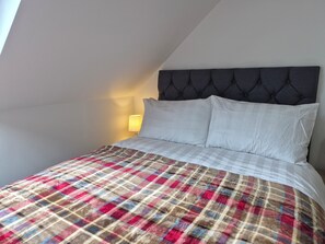 Basic Double Room | Iron/ironing board, free WiFi