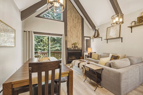 Newly Styled Family-Friendly 2BR+Loft in Tahoe: 5 Min to Lake & Trails