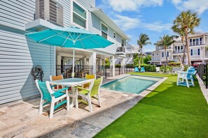 Outdoor dining - MI Island Time in Anna Maria Island (Holmes Beach)
