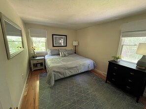 Room - New Listing, Fully Renovated, Central A/C, (Barnstable)
