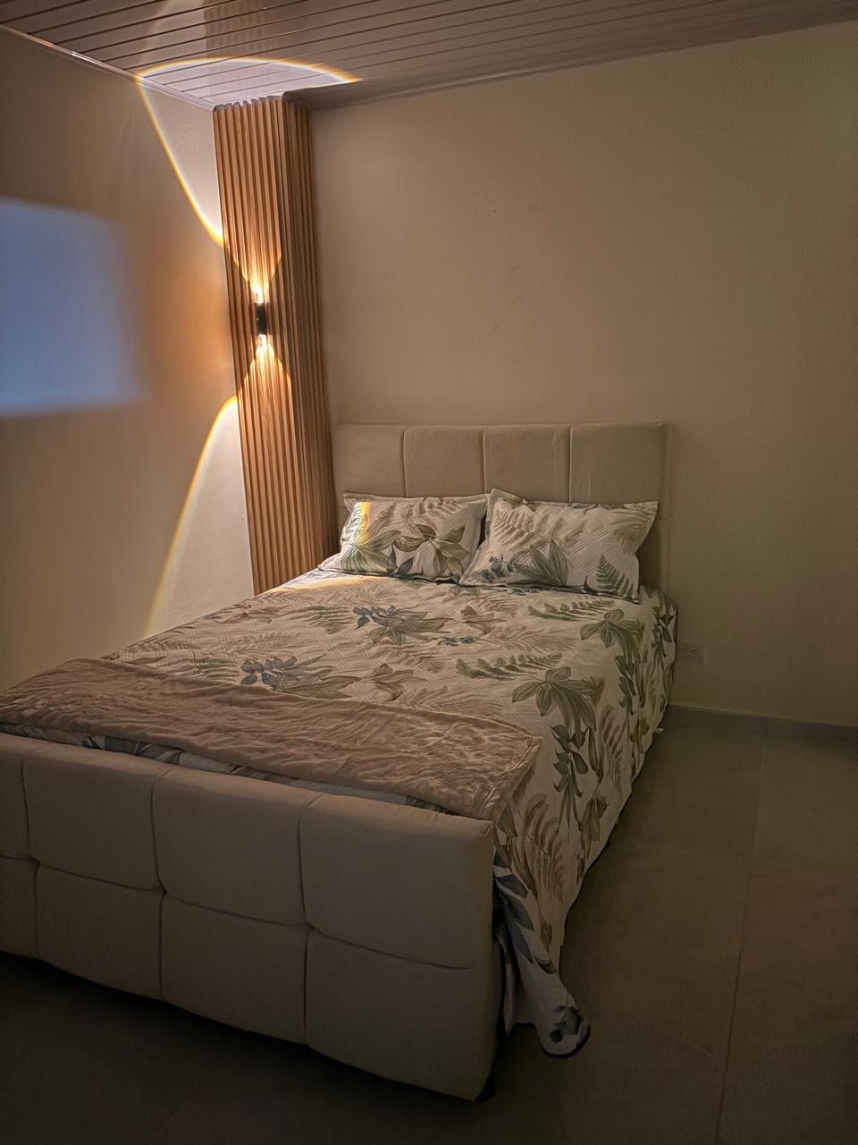 2 dormitorios, tabla de planchar con plancha, wifi y ropa de cama