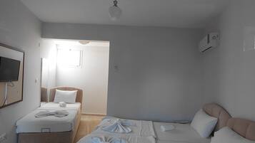 Espacio para trabajar con laptop y wifi gratis