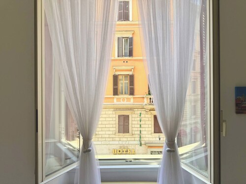 Central Rome Apartment Termini - Roman Haven