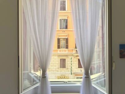 Central Rome Apartment Termini - Roman Haven