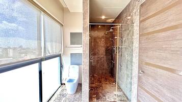 Premium Penthouse, 3 Bedrooms, City View | Bathroom | Free toiletries, slippers, towels, soap