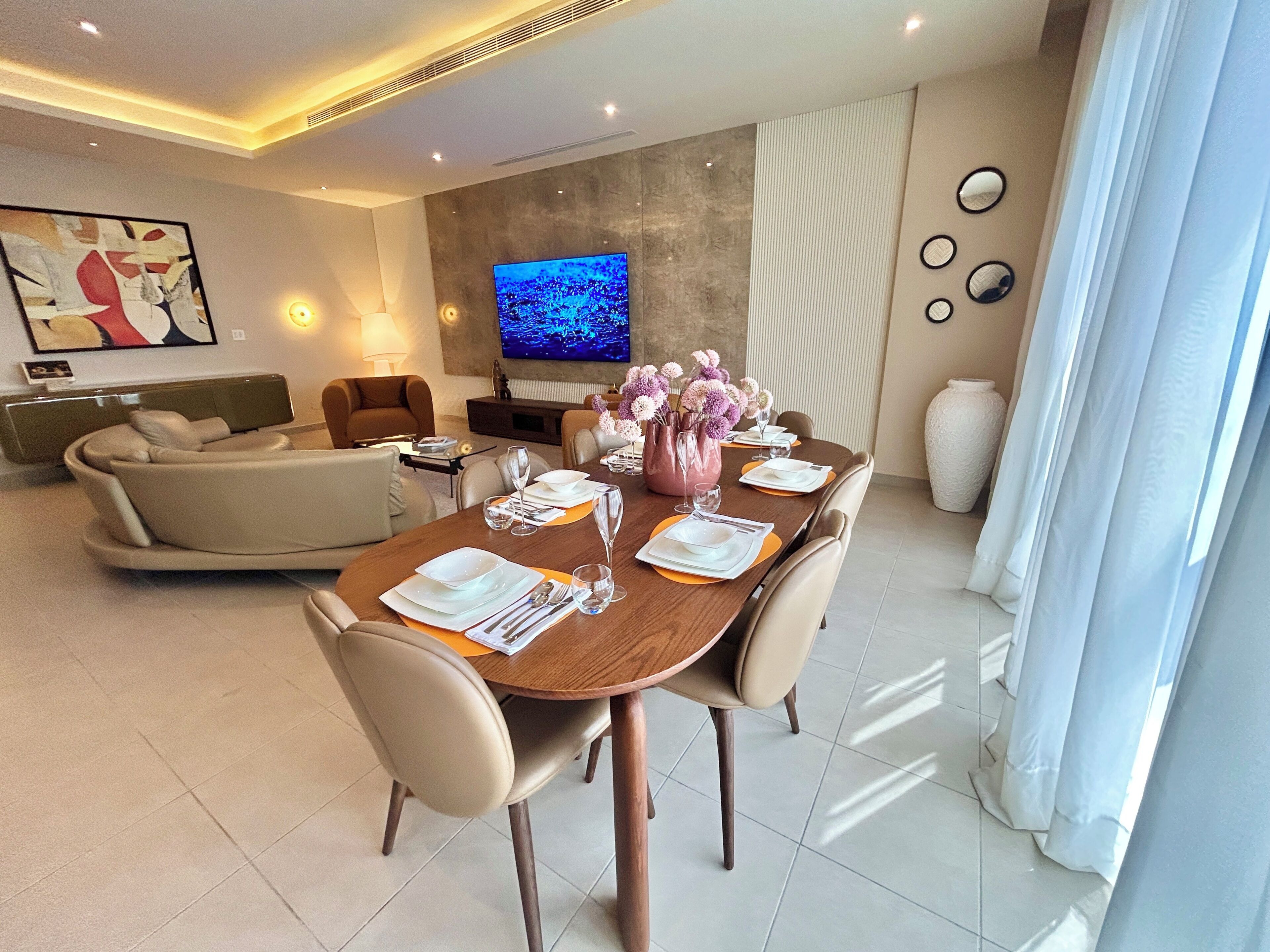 Premium Penthouse, 3 Bedrooms, City View | Dining