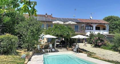 Wonderful private villa for 6 people with WIFI, A/C, pool, TV and terrace