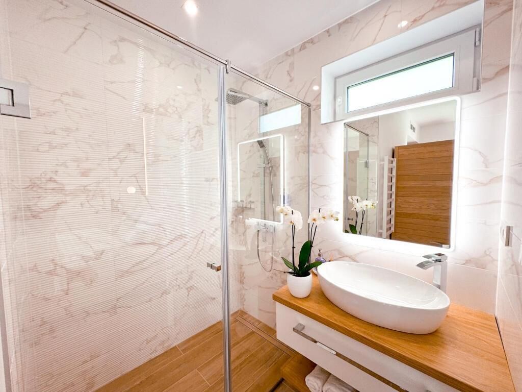 Exclusive Studio Suite, Balcony, Garden View | Bathroom