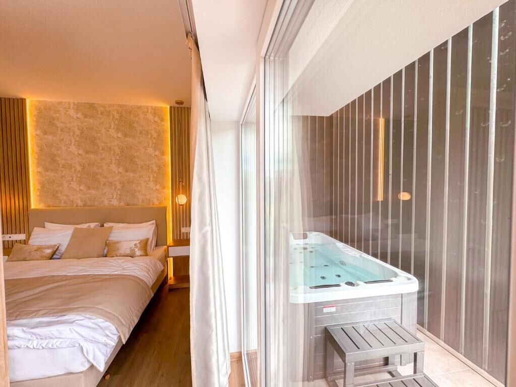 Exclusive Studio Suite, Balcony, Garden View | In-room safe, soundproofing, iron/ironing board, free WiFi