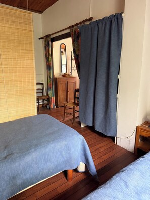 Iron/ironing board, Internet - Vrbo Property (Carlucet)