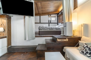 1 bedroom, iron/ironing board, WiFi, bed sheets - Rustic Cabin with Pools near A Coruña (Peiraio)