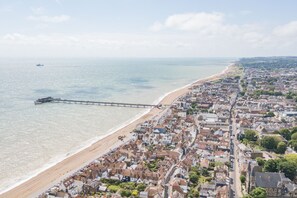 Nær stranden