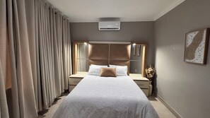 3 bedrooms, iron/ironing board, free WiFi, bed sheets - SAOB PROPERTY (Germiston)