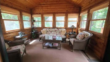 TV, fireplace, DVD player, offices