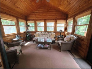 TV, fireplace, DVD player, offices
