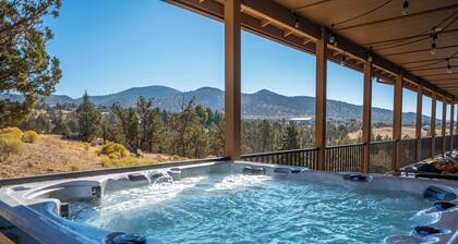 Home on 7 Acres w BBQ, Hot Tub