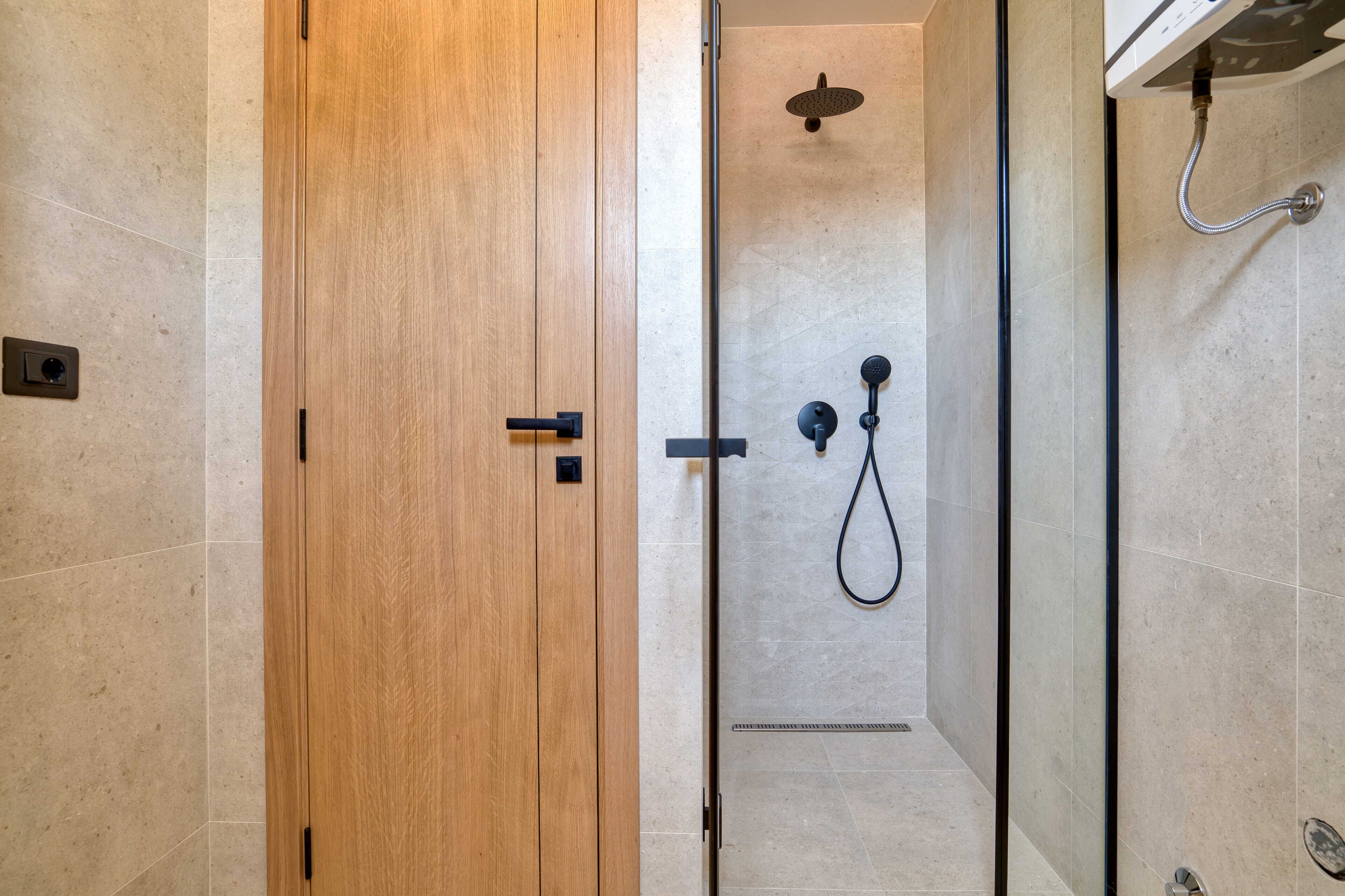 Apartamento superior, balcón, vistas a la ciudad | Baño