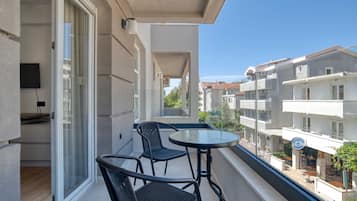 Deluxe Studio, Balcony, City View | Property grounds
